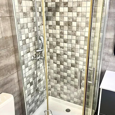 New Luxury - Center Apartment